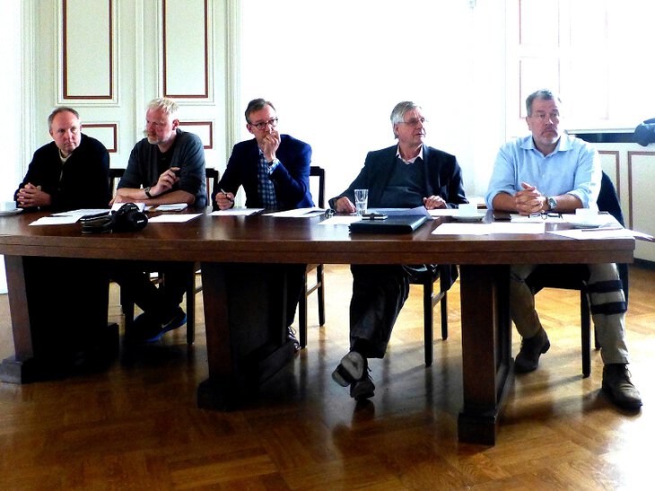 Der derzeitige Vorstand der GeFAO e.V.: Dr. Sven Spiong, Robert Gündchen M.A., Dr. Michael Zelle, Dr. Johann-Sebastian Kühlborn, Dr. Thomas Janssens (v.l.n.r.)