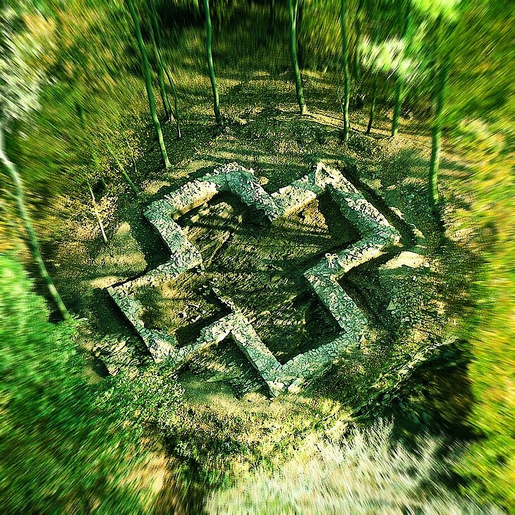 Die Fundamente der Kreuzkirche im Luftbild.