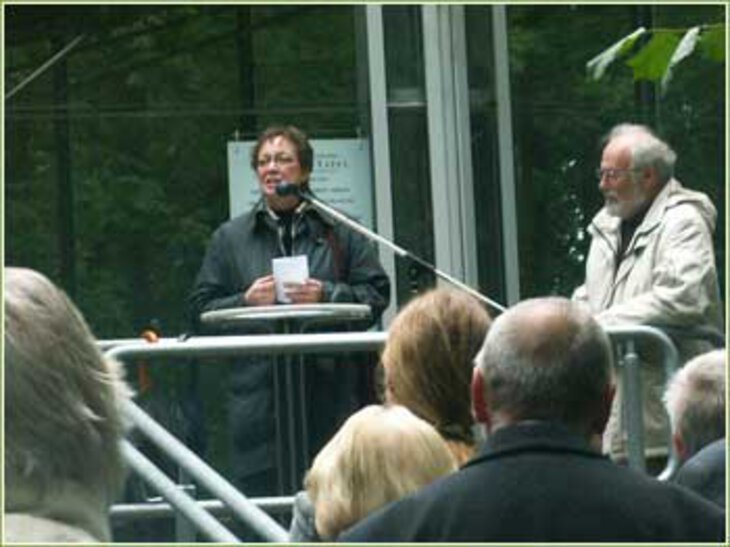Regierungspräsidentin Marianne Thomann-Stahl (Bezirksregierung Detmold)  – am rechten Bildrand der Vorsitzende der GeFAO Dr. Otto-Werner Rappold