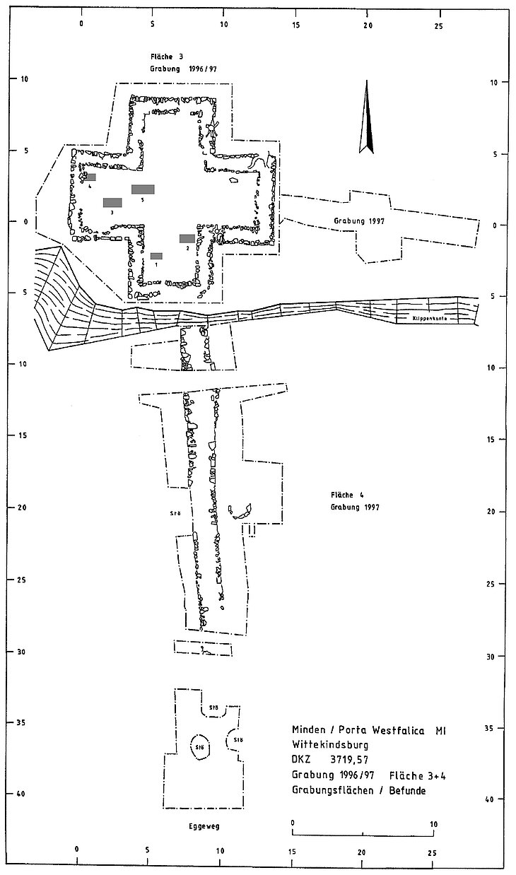 Befundplan der Grabungen 1996/1997 mit der sog. Kreuzkirche und der südlich anschließenden Quermauer.