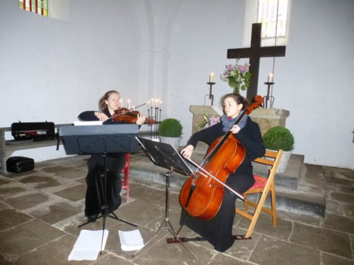 Verena Böckenhoff (Geige) und Beatrice Holzer-Graf (Cello) bilden das „Gustduo“.