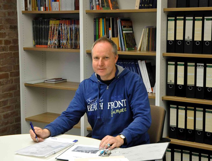 Dr. Sven Spiong wird nach zwölf Jahren in der Stadtarchäologie Paderborn verabschiedet. Er ist jetzt Leiter der Außenstelle Bielefeld der LWL-Archäologie für Westfalen.