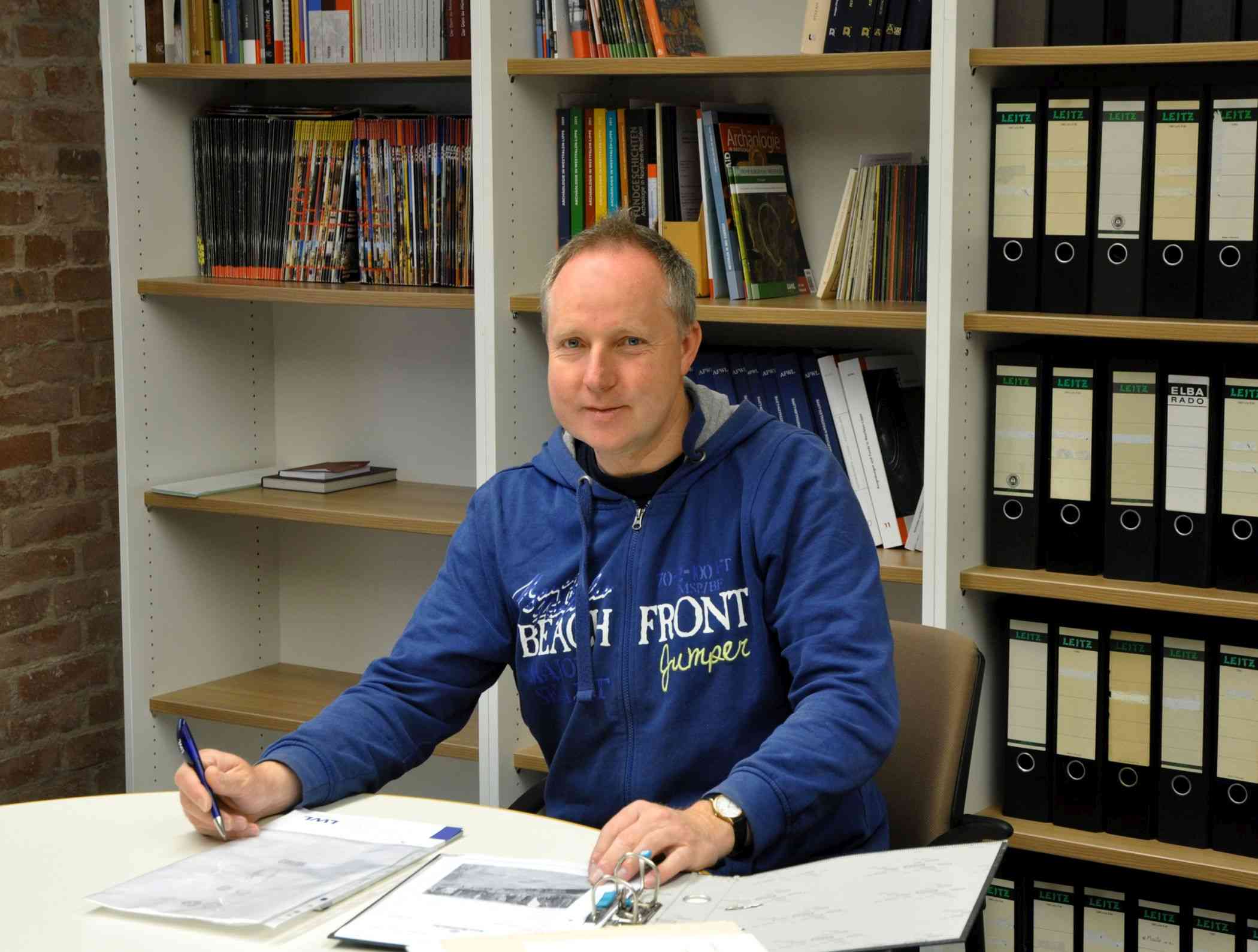 Dr. Sven Spiong wird nach zwölf Jahren in der Stadtarchäologie Paderborn verabschiedet. Er ist jetzt Leiter der Außenstelle Bielefeld der LWL-Archäologie für Westfalen.