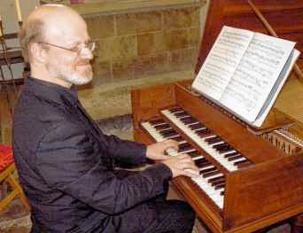 Gelungenes Konzert an historischem Ort: Eckhard Kuper in der Margarethenkapelle.