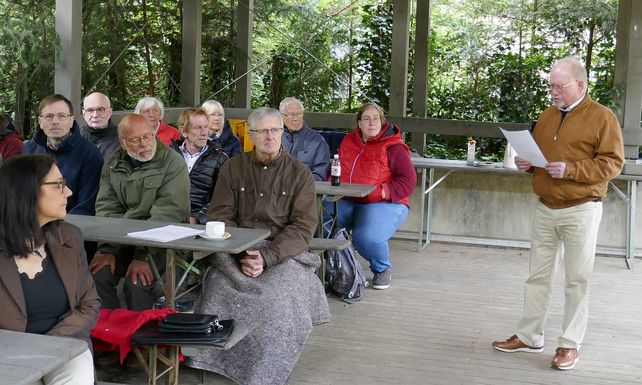 Manfred Landau verliest letzmalig den Bericht der beiden Kassenprüfer.
